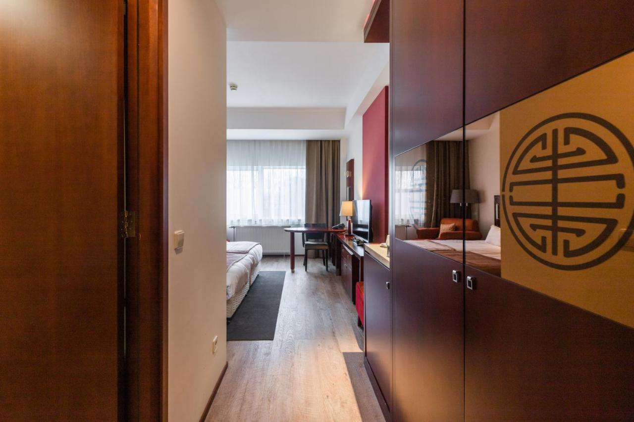 Shanghai Hotel Holland Делфт Екстериор снимка